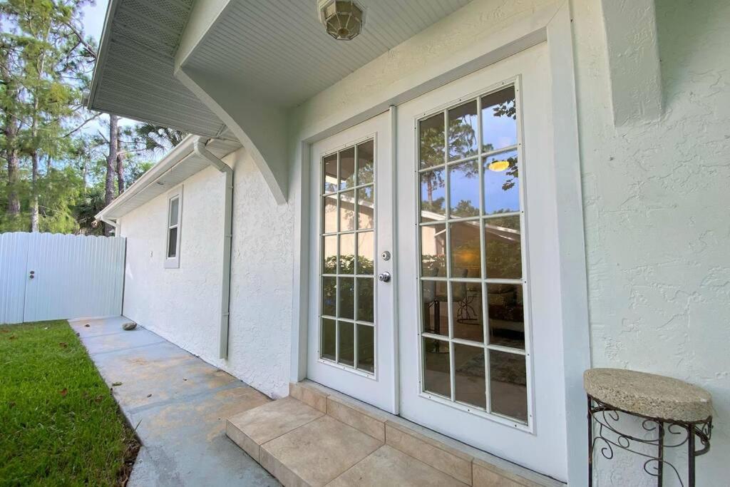 Cheerfull 4/Bed/ 3 Bath / Pool / Best Location Naples Exterior photo