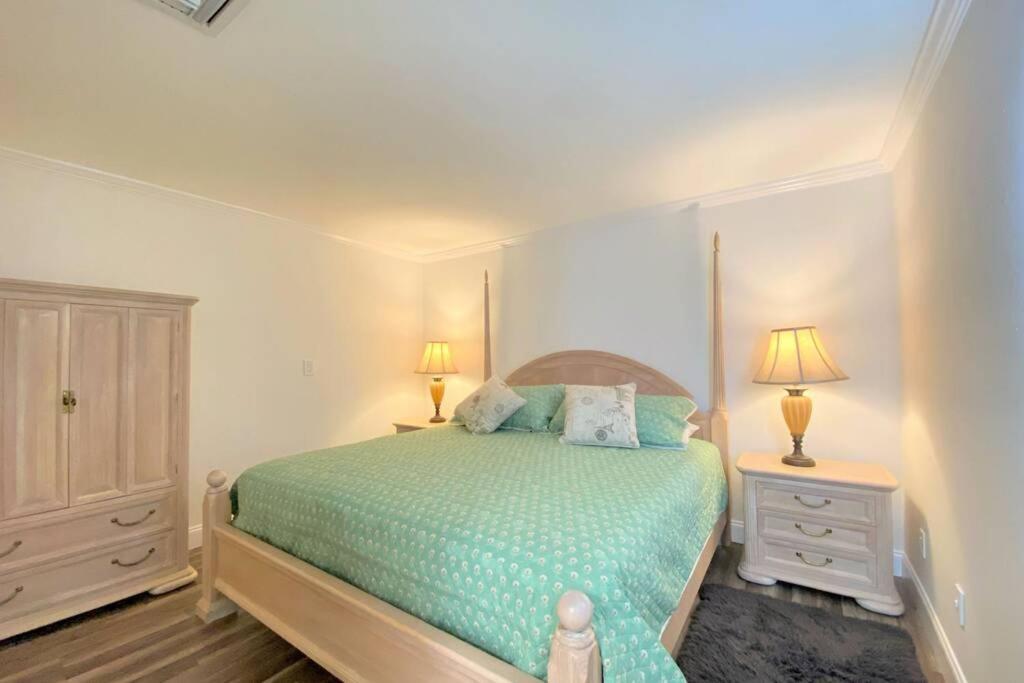 Cheerfull 4/Bed/ 3 Bath / Pool / Best Location Naples Exterior photo