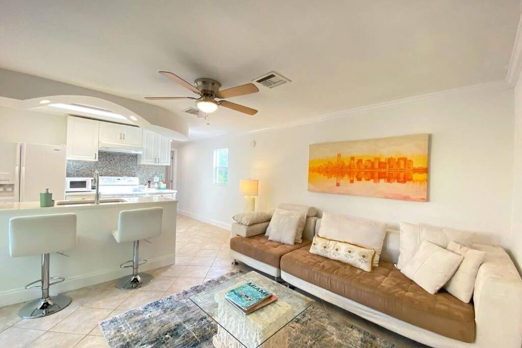 Cheerfull 4/Bed/ 3 Bath / Pool / Best Location Naples Exterior photo
